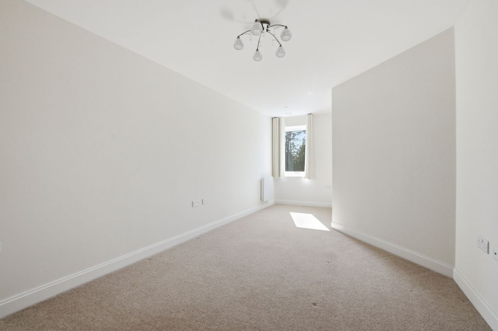 Additional image 5 of 2 bed flat to rentTower Road, Westbourne, Bournemouth BH13