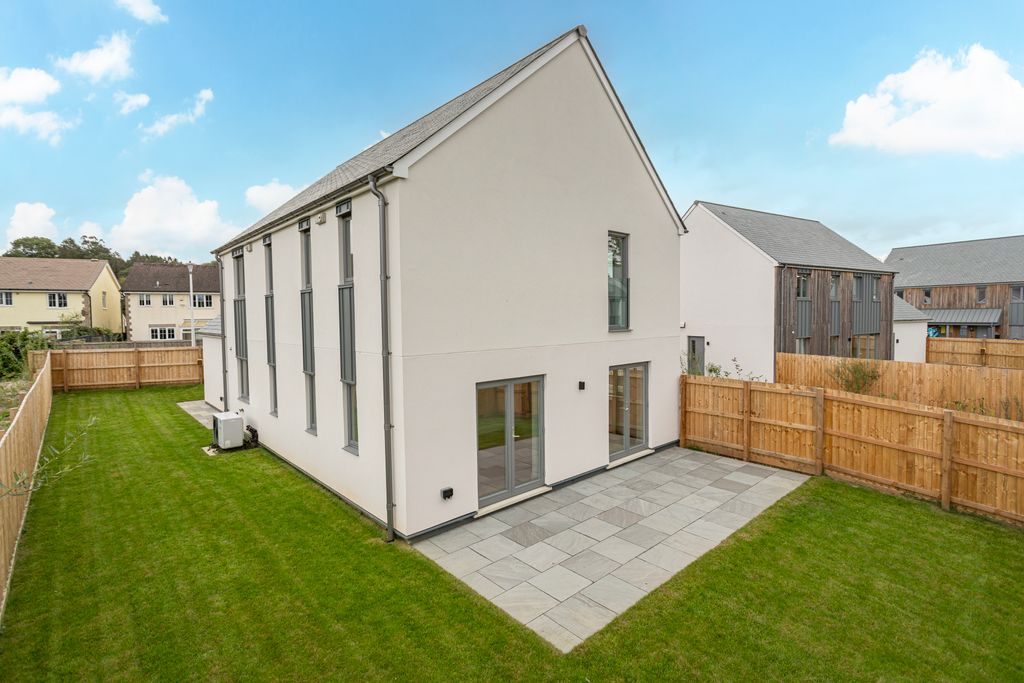 Property photo 3 of 14