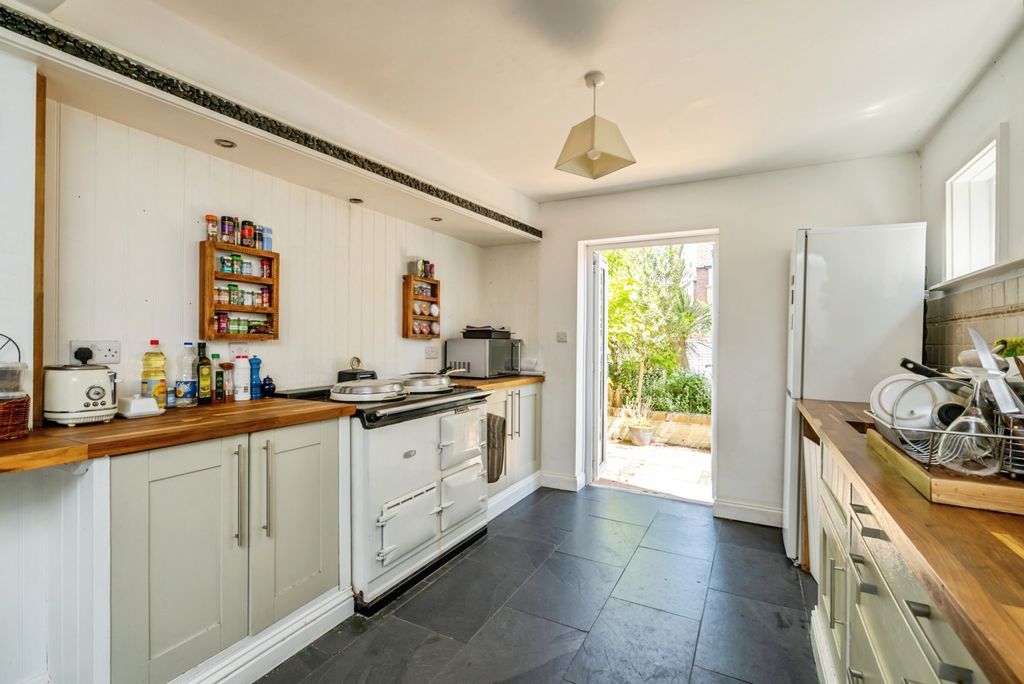 Property photo 3 of 17 Pbox-Img.Jpg