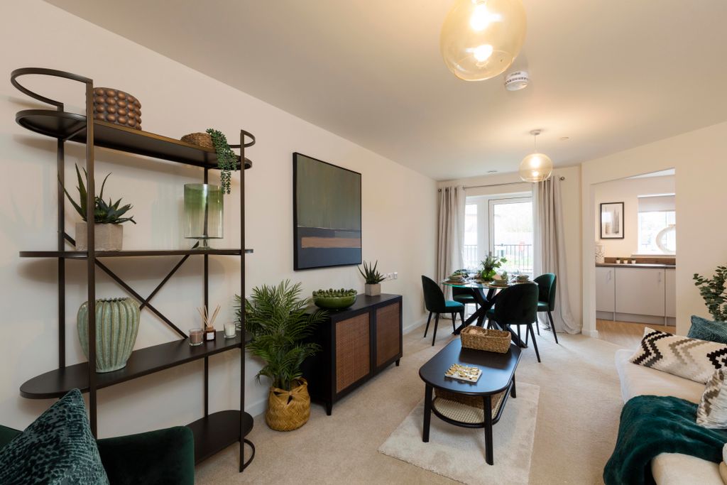 Property photo 3 of 13 Lounge