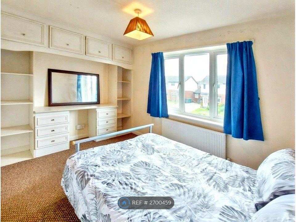 Property photo 3 of 6 Bedroom