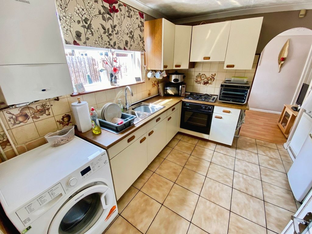 Property photo 3 of 20