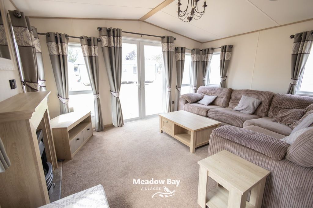 Property photo 3 of 13 2019 Abi Beaumont 42x14 33.Jpg