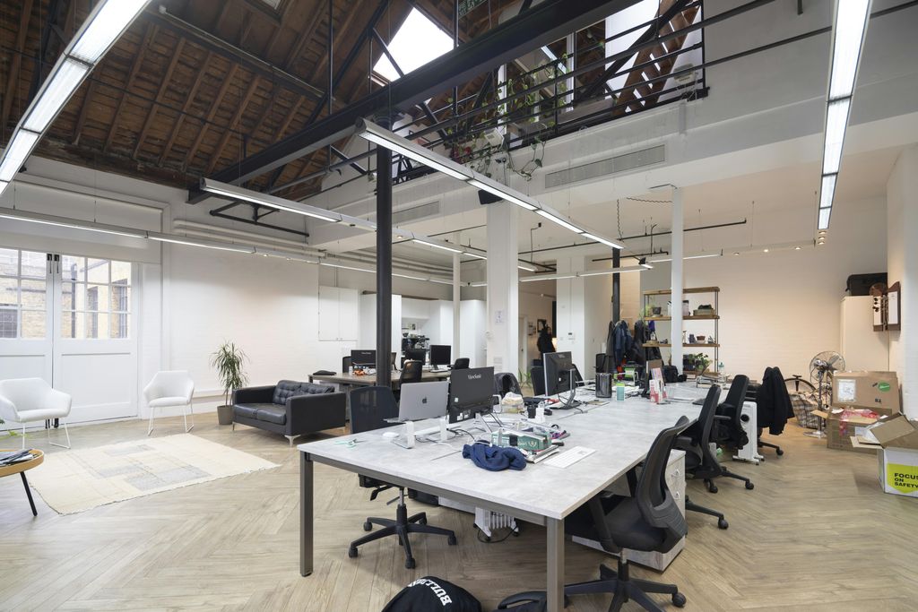 Property photo 1 of 16 Office