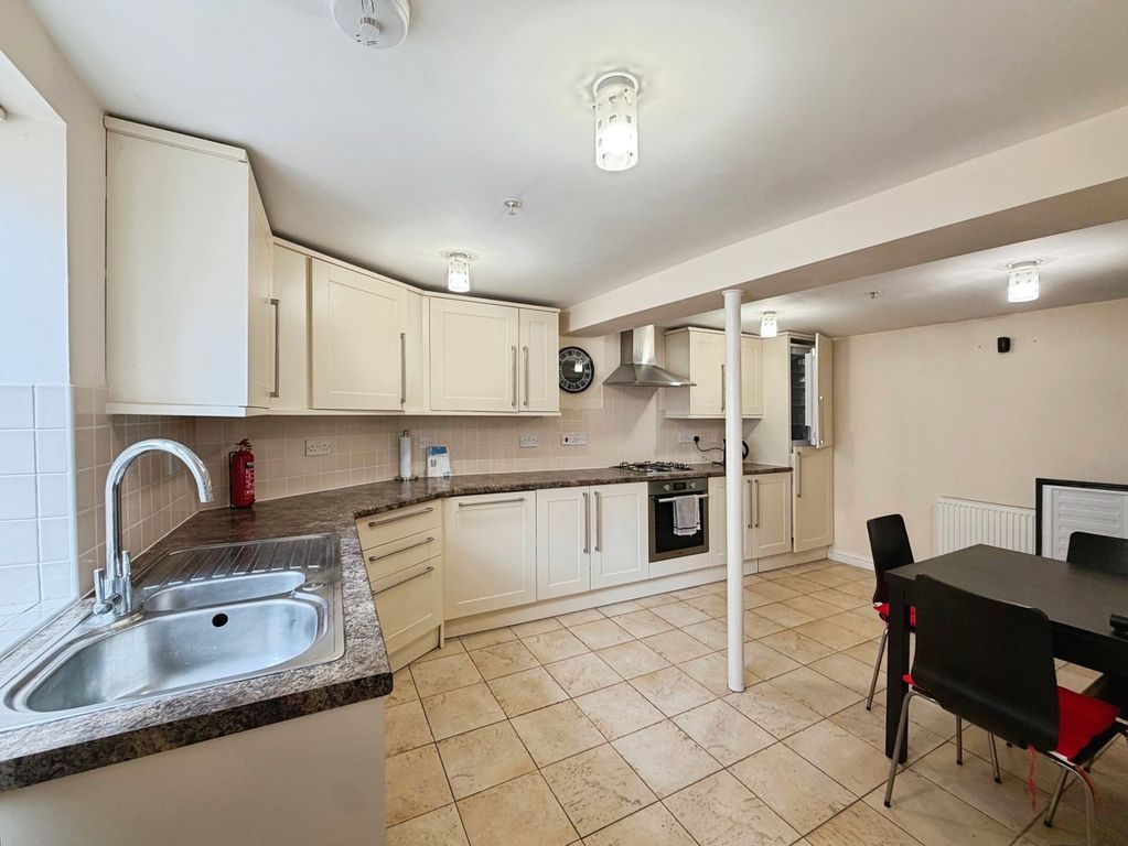 Property photo 2 of 11 Pbox-Img.Jpg