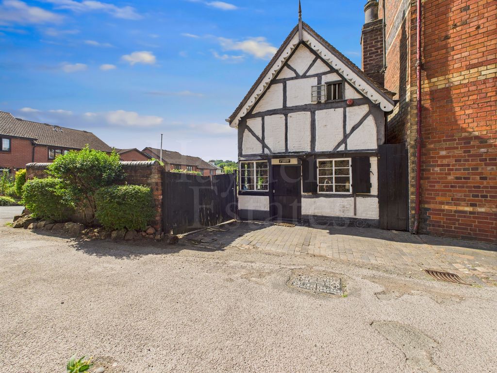 Property photo 1 of 17