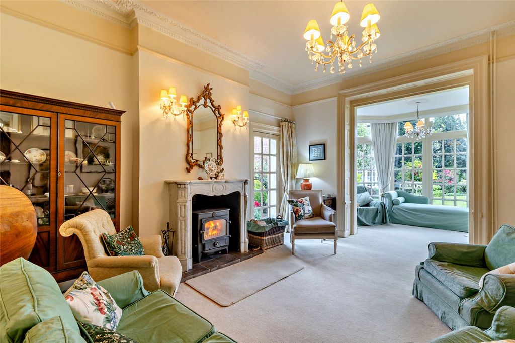 Property photo 3 of 24 Sitting Room