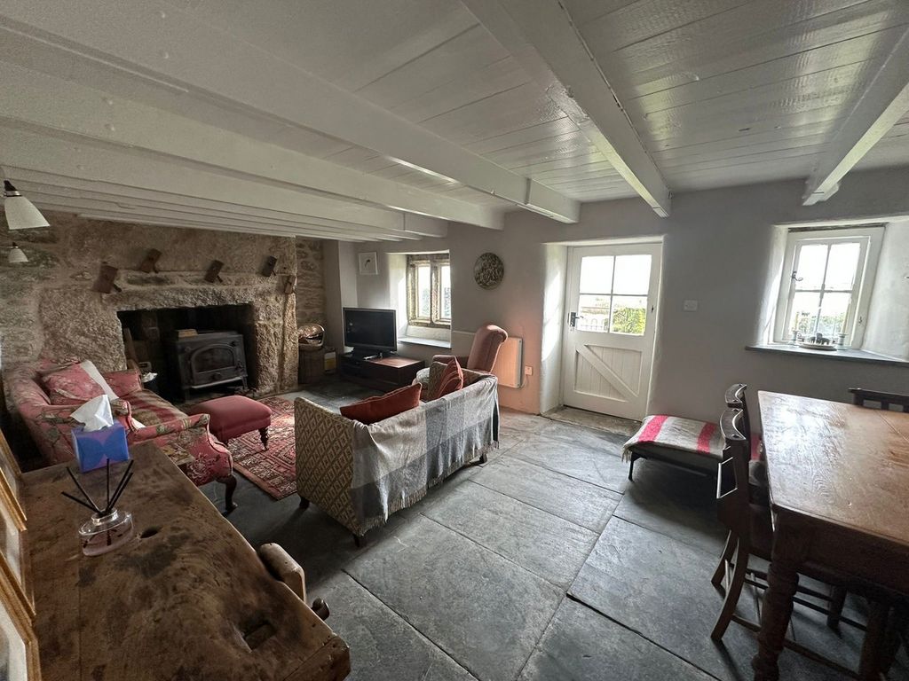 Property photo 3 of 23