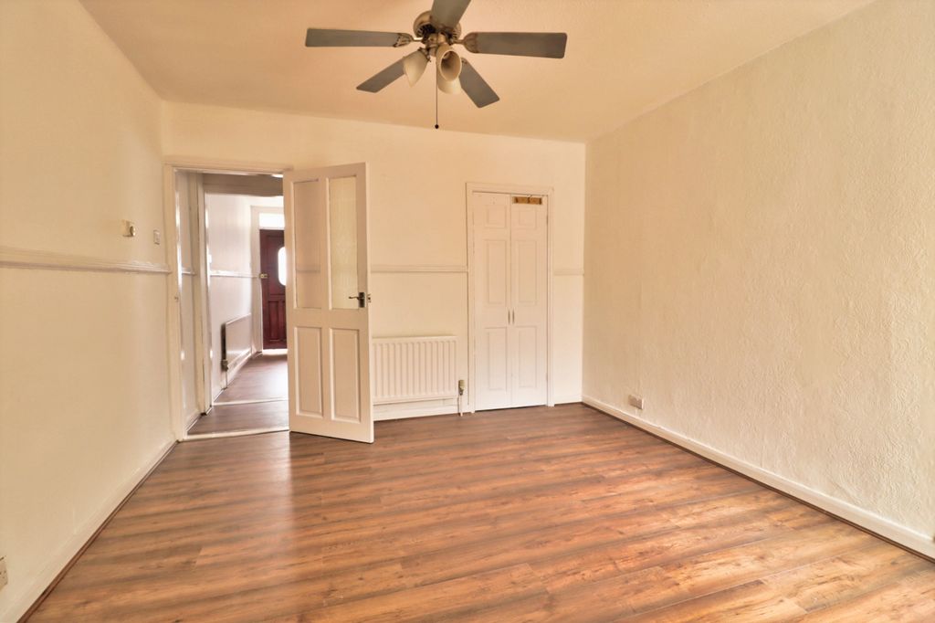 Property photo 3 of 13 Picture No. 23