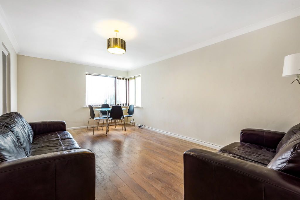 Property photo 3 of 10 Living Room