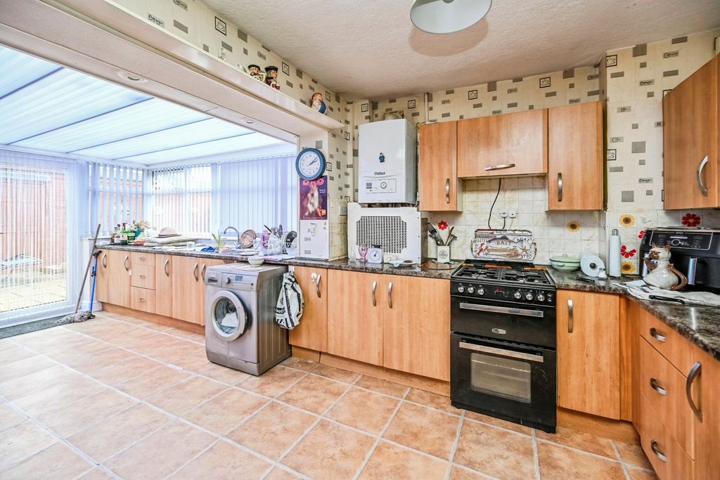 Property photo 2 of 17 Photo