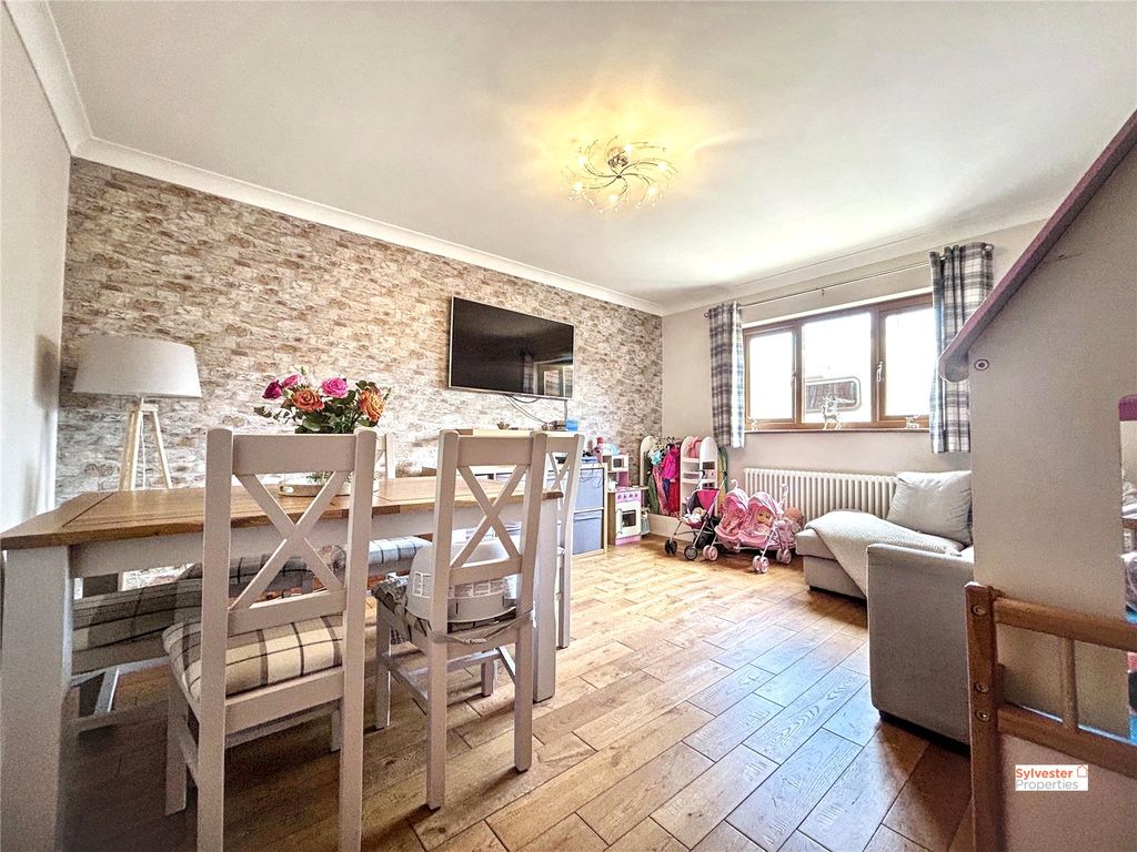 Property photo 3 of 36 Picture No. 28