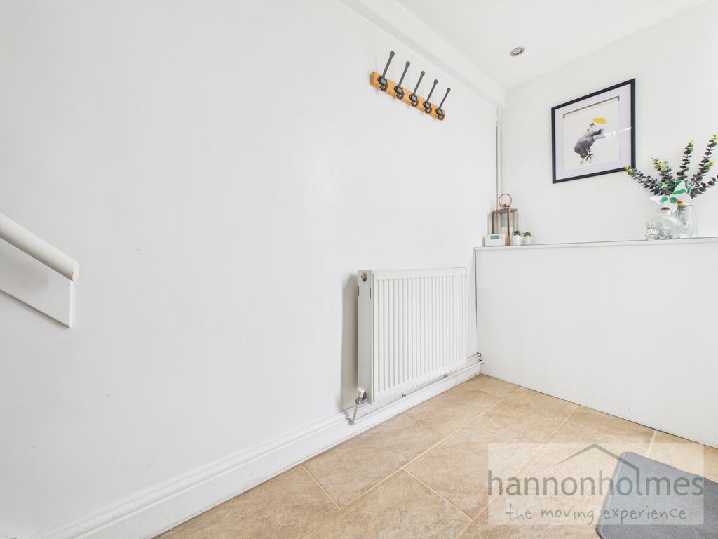 Property photo 2 of 29 Cam05283G0-Pr0235-Still001