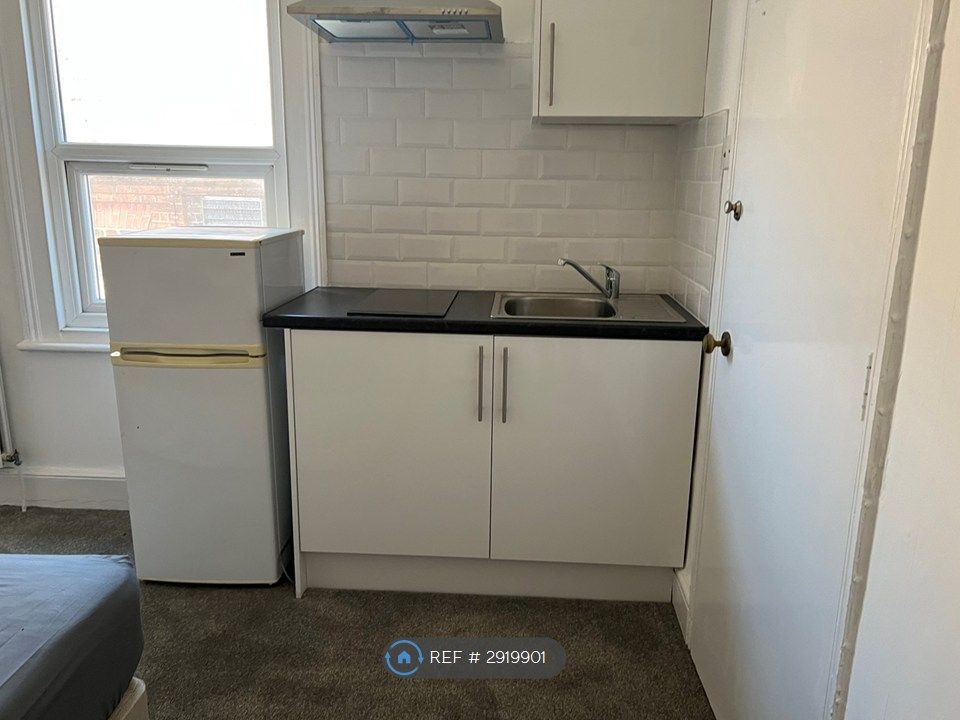 Property photo 2 of 3