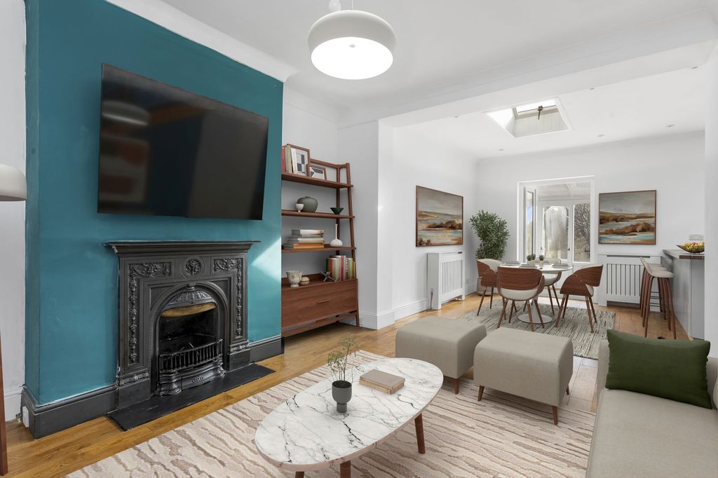 Property photo 2 of 17