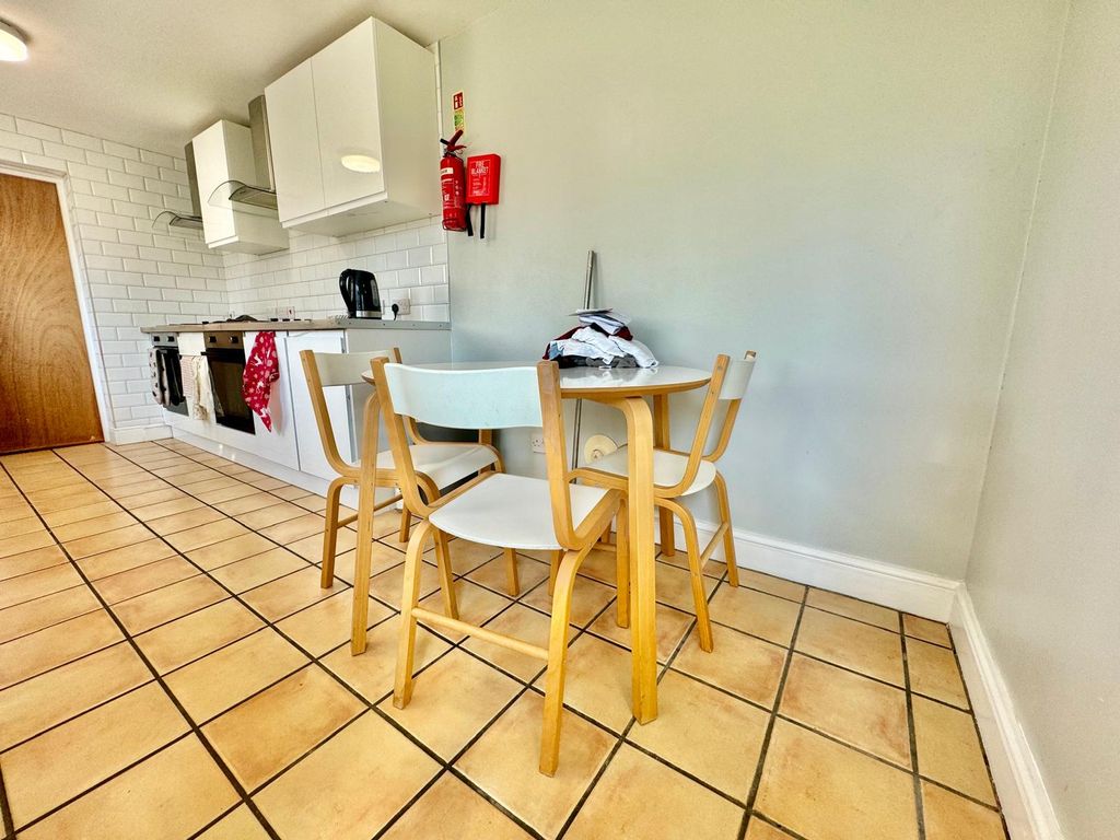 Property photo 3 of 10 Image