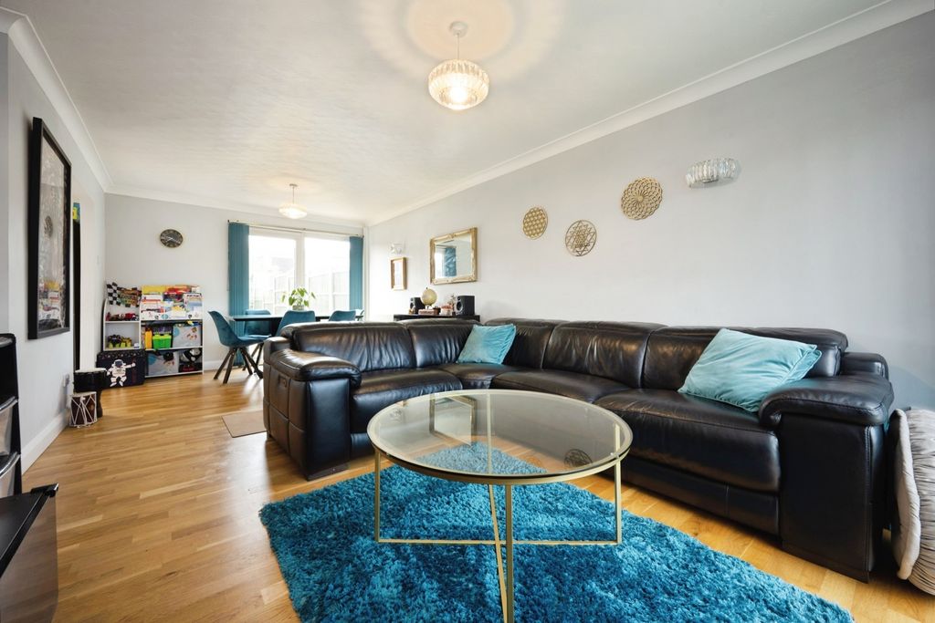 Property photo 2 of 19 Pbox-Img.Jpg