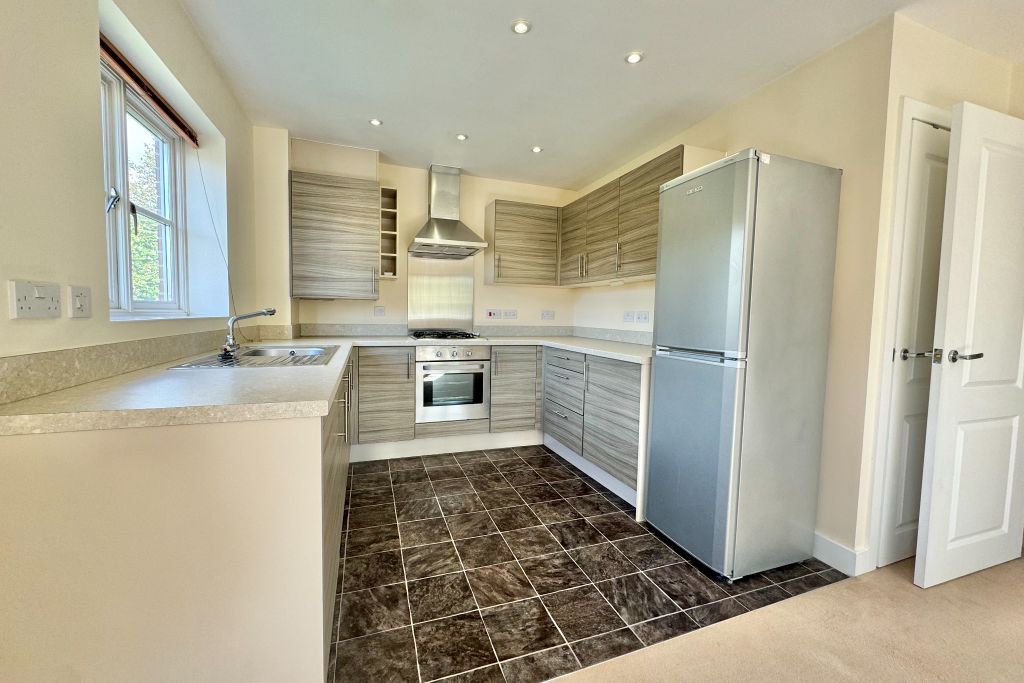 Property photo 2 of 12 Kitchen