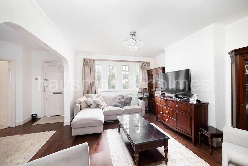 Property photo 2 of 13 W03.Jpg