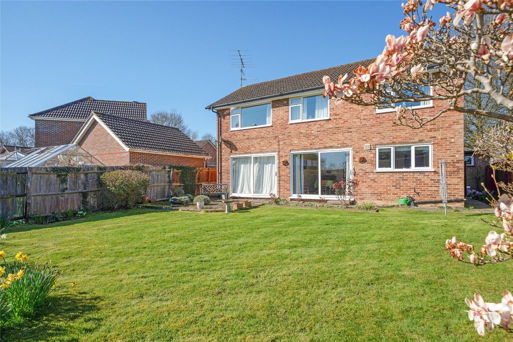 Property photo 2 of 23 Picture No. 35