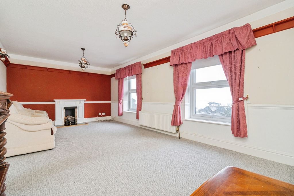 Property photo 3 of 20 Pbox-Img.Jpg