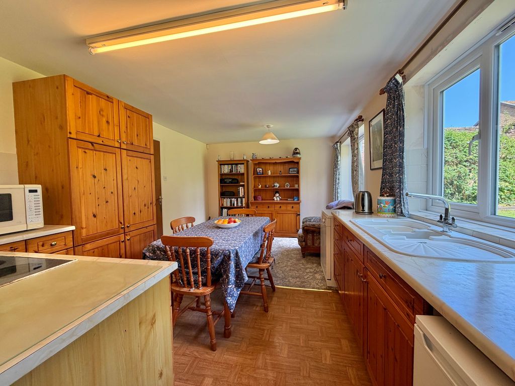Property photo 3 of 16 Dining Kitchen