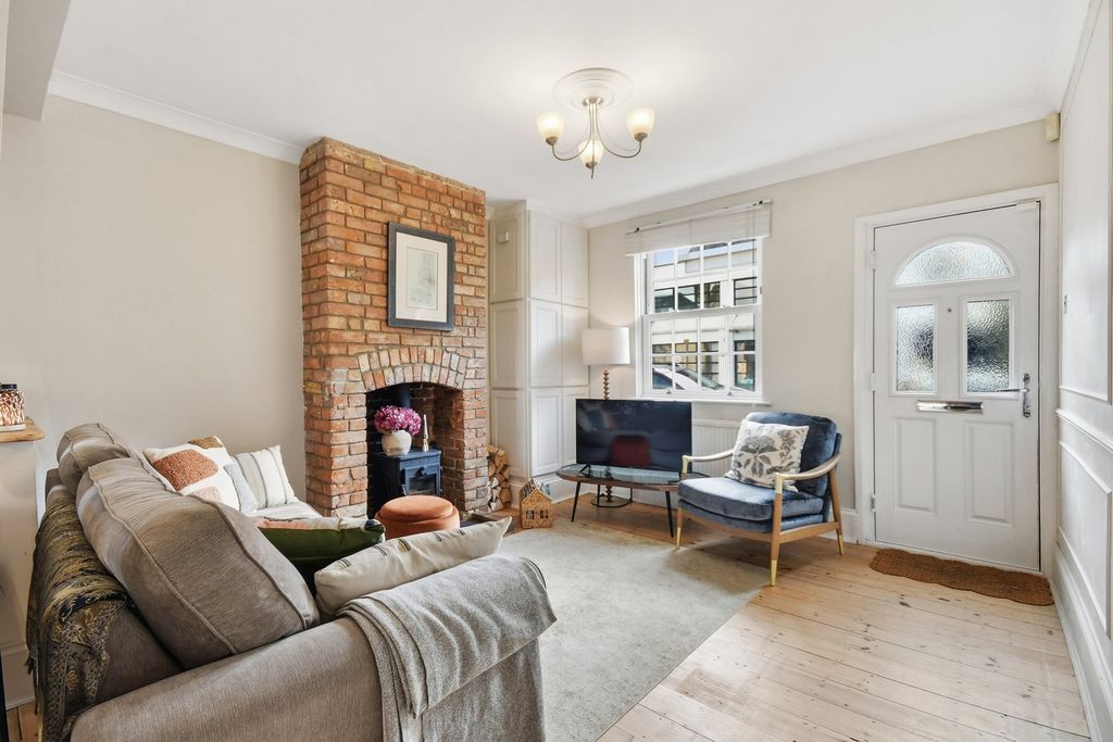 Property photo 3 of 27