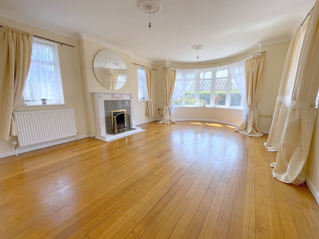 Property photo 3 of 20 Beacon Way