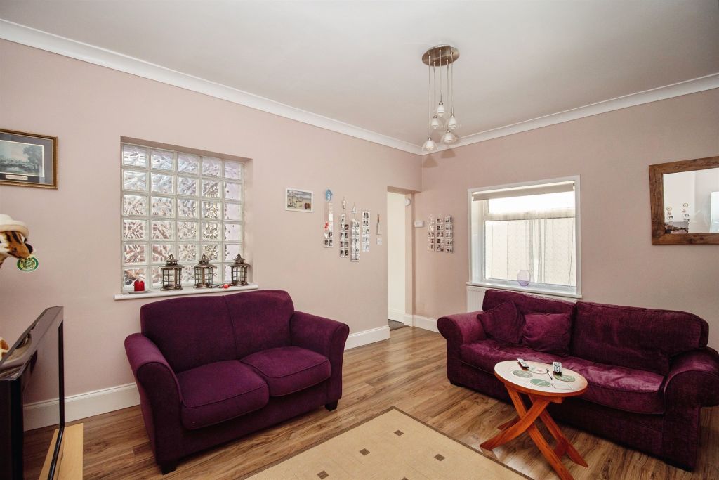 Property photo 2 of 27