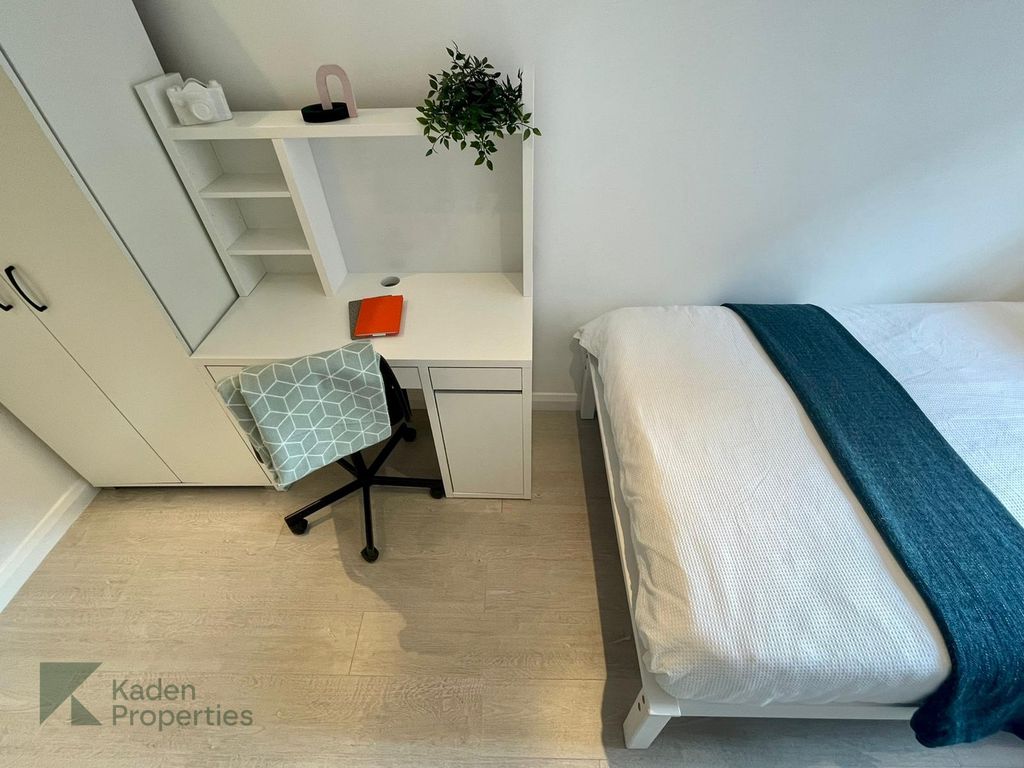 Additional image 7 of 2 bed flat to rentCleveland Street, Fitzrovia W1T