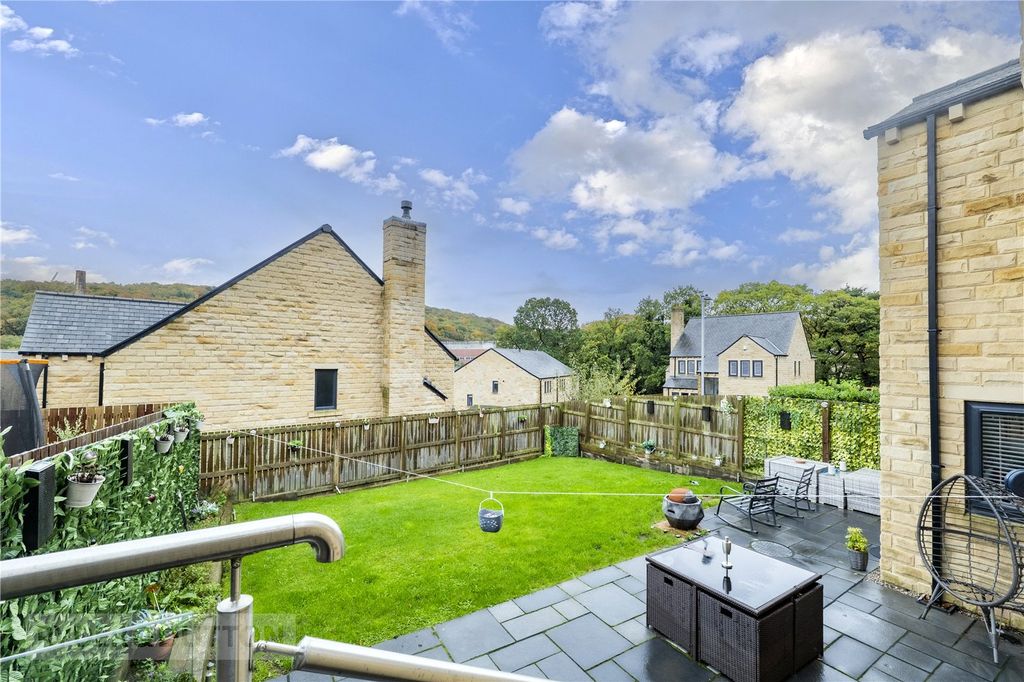 Property photo 2 of 22 Rear Garden