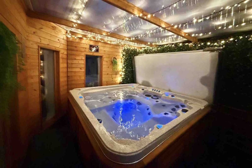 Property photo 3 of 38 Gallery