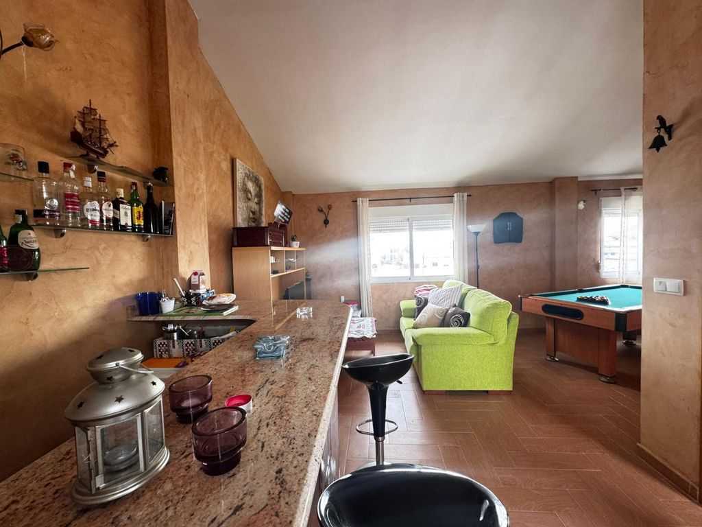 Property photo 3 of 32