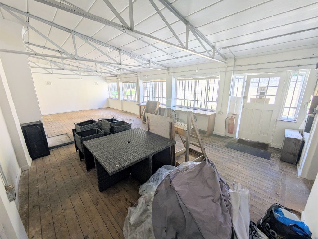 Property photo 3 of 7