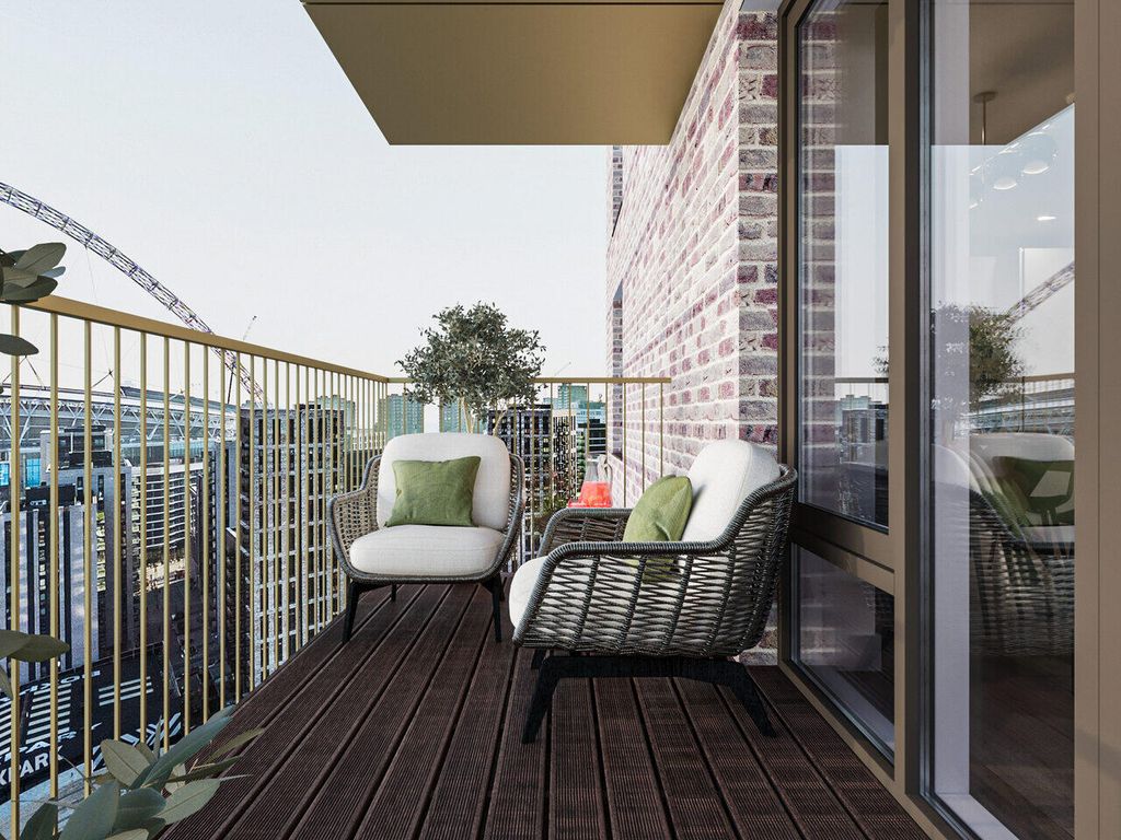 Property photo 3 of 7 Balcony