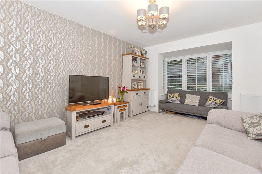 Property photo 1 of 14 Lounge