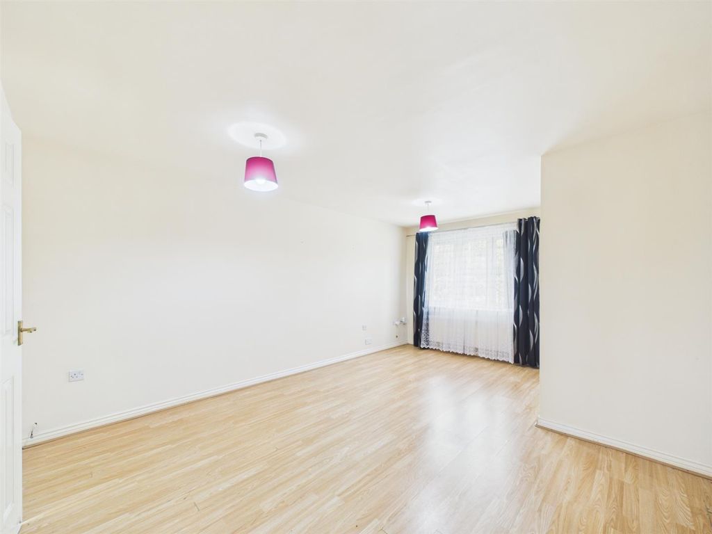 Property photo 2 of 13 Cam04627G0-Pr0097-Still016.Jpg