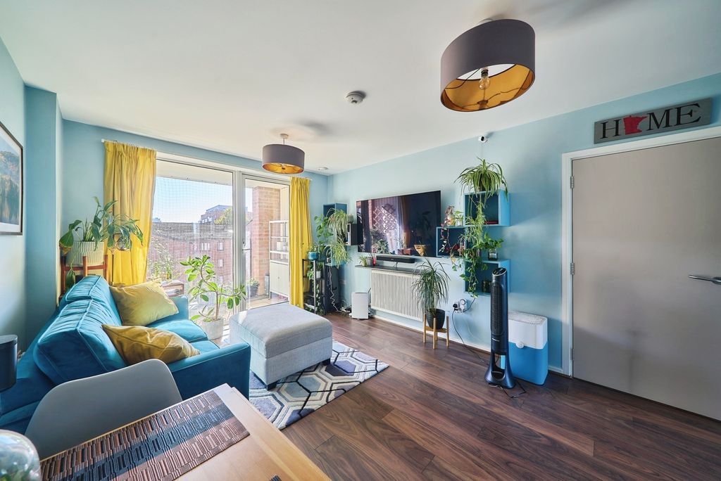 Property photo 2 of 16 Photo