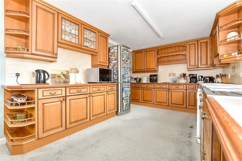 Property photo 1 of 16 Kitchen/Breakfast Room
