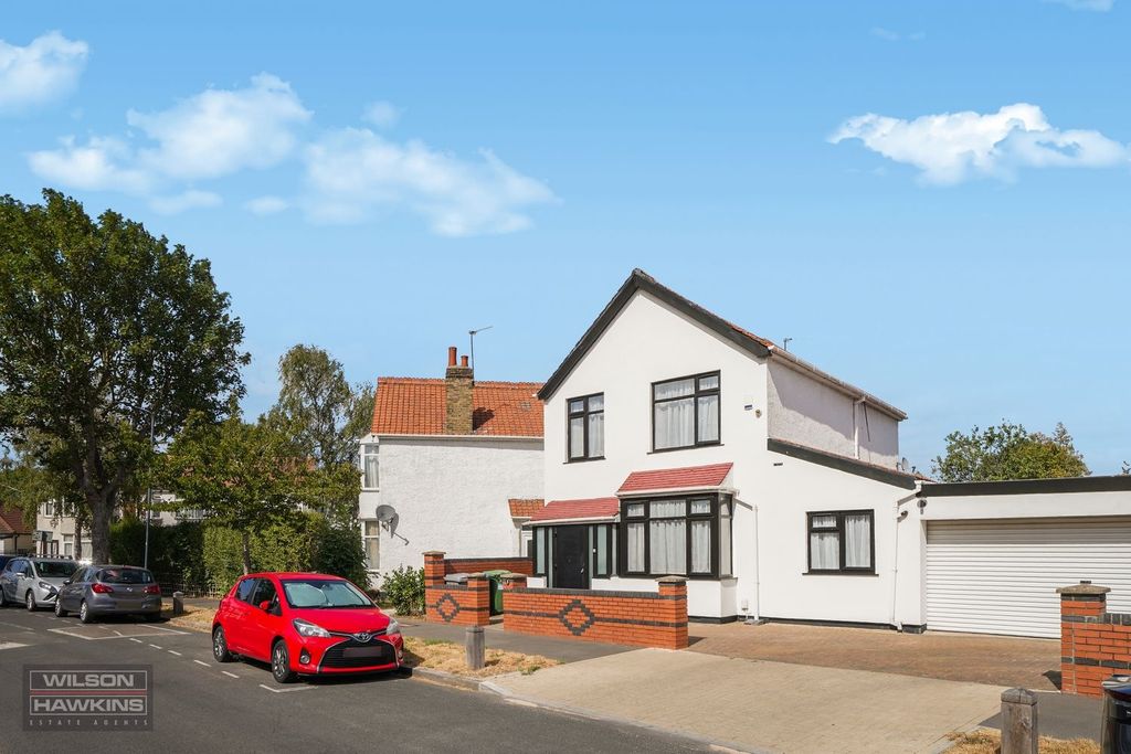 Property photo 1 of 17