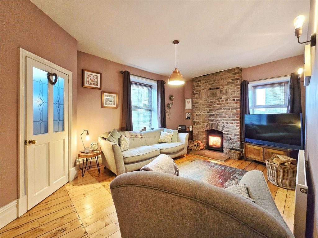 Property photo 3 of 30 Lounge