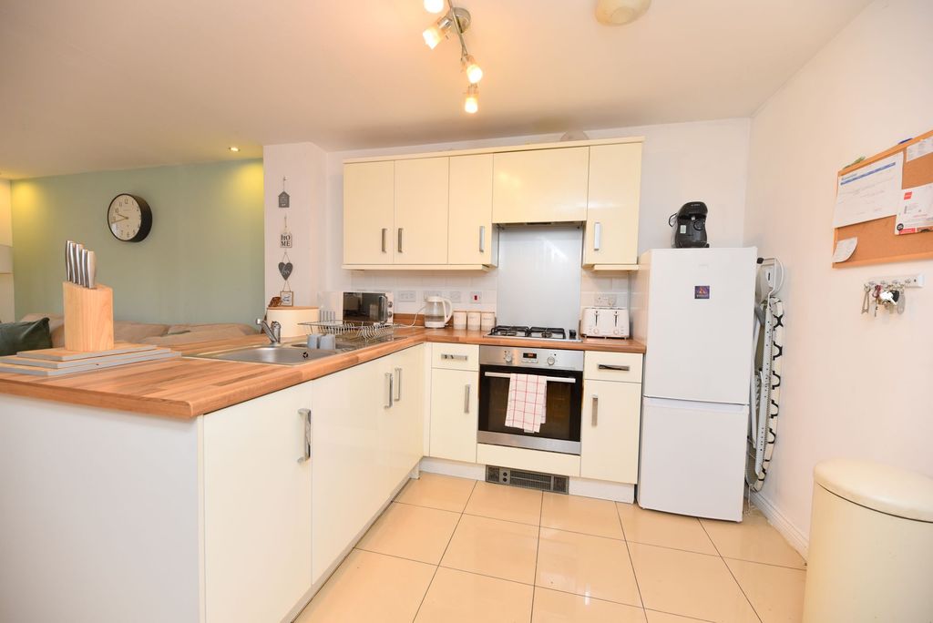 Property photo 3 of 20