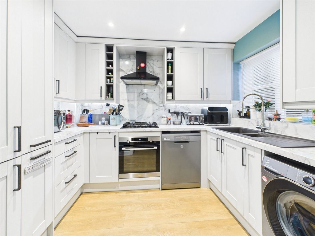 Property photo 2 of 16 Picture No. 08