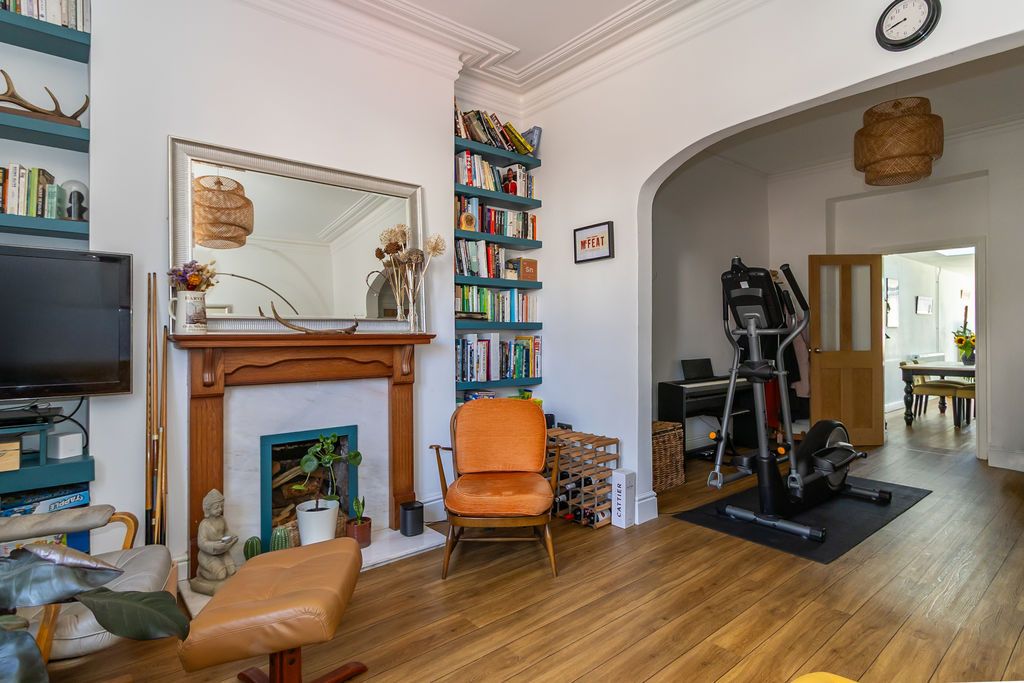Property photo 3 of 42 Photo 12