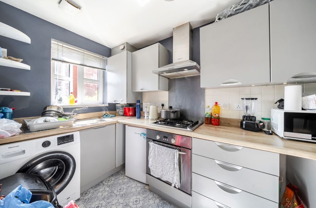 Property photo 3 of 12 1454725-7-69F9B455Ab9Db