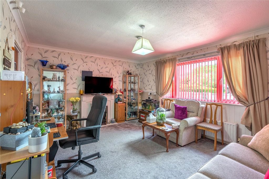 Property photo 3 of 16 Picture No. 12
