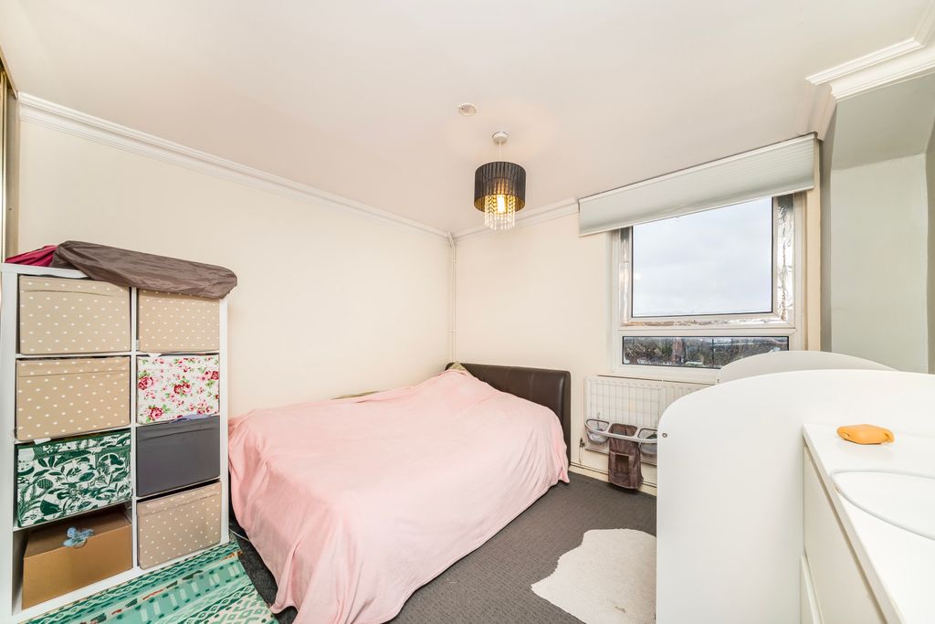 Property photo 3 of 7 Bedroom