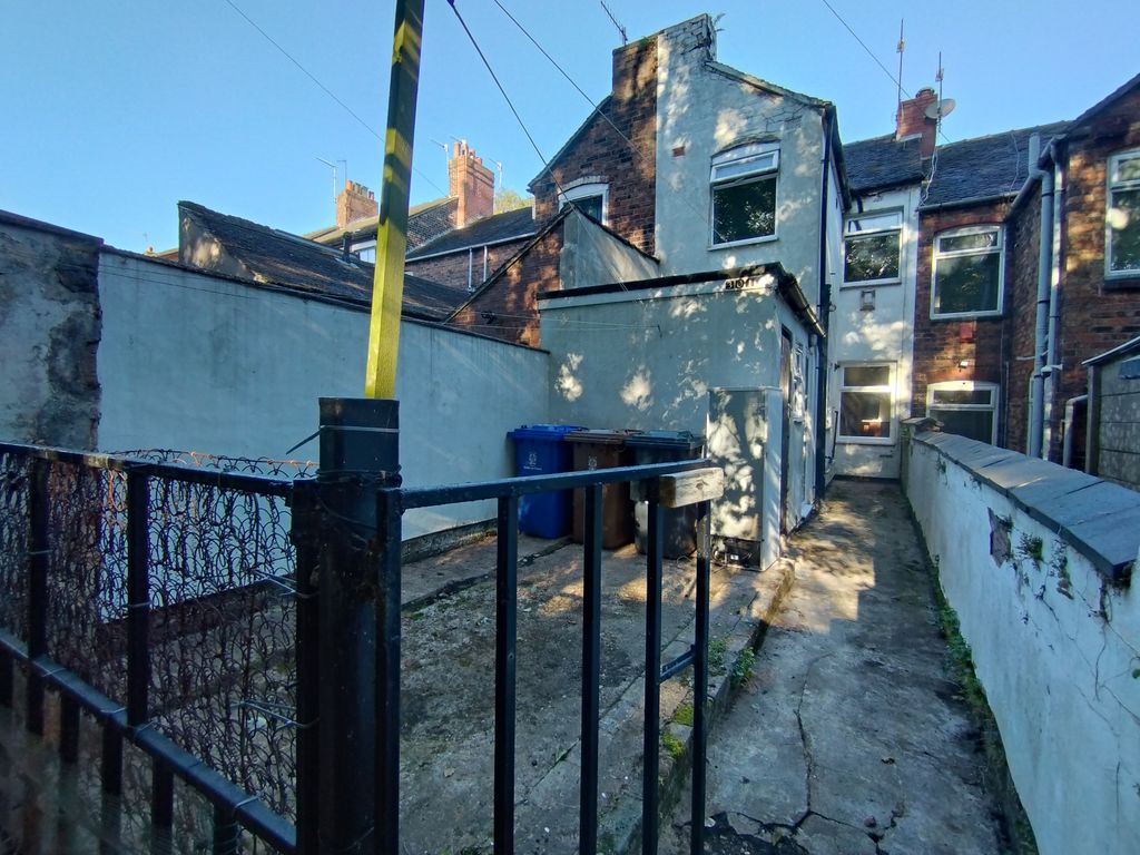 Property photo 2 of 12