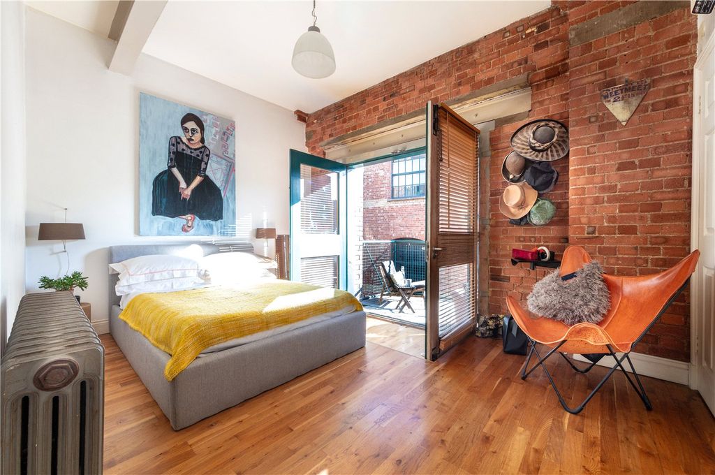 Property photo 2 of 38 Bedroom