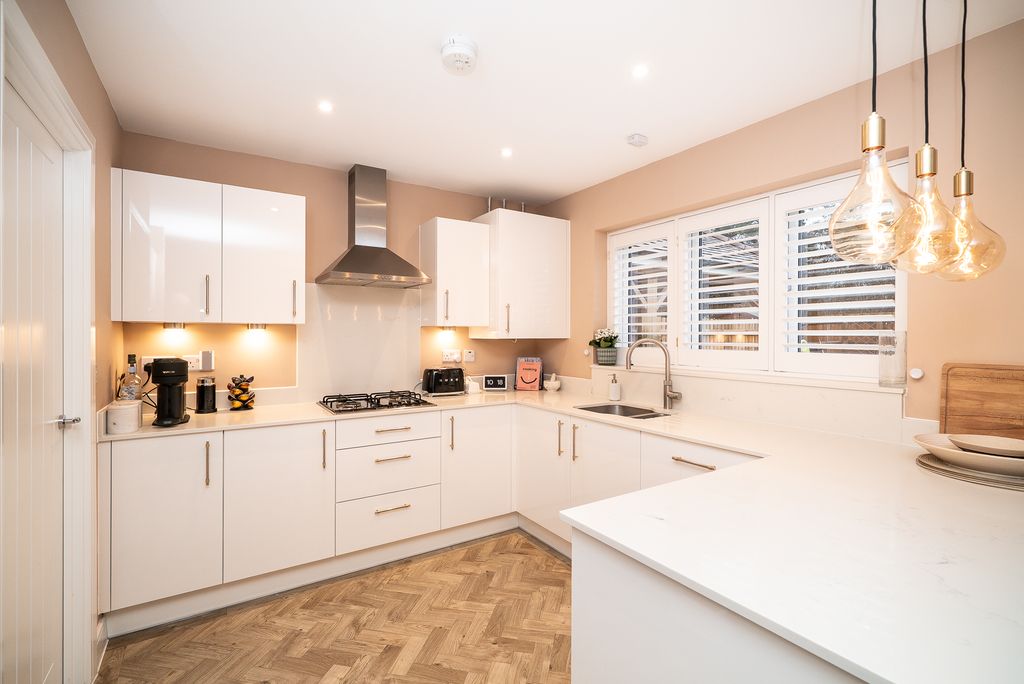 Property photo 2 of 24